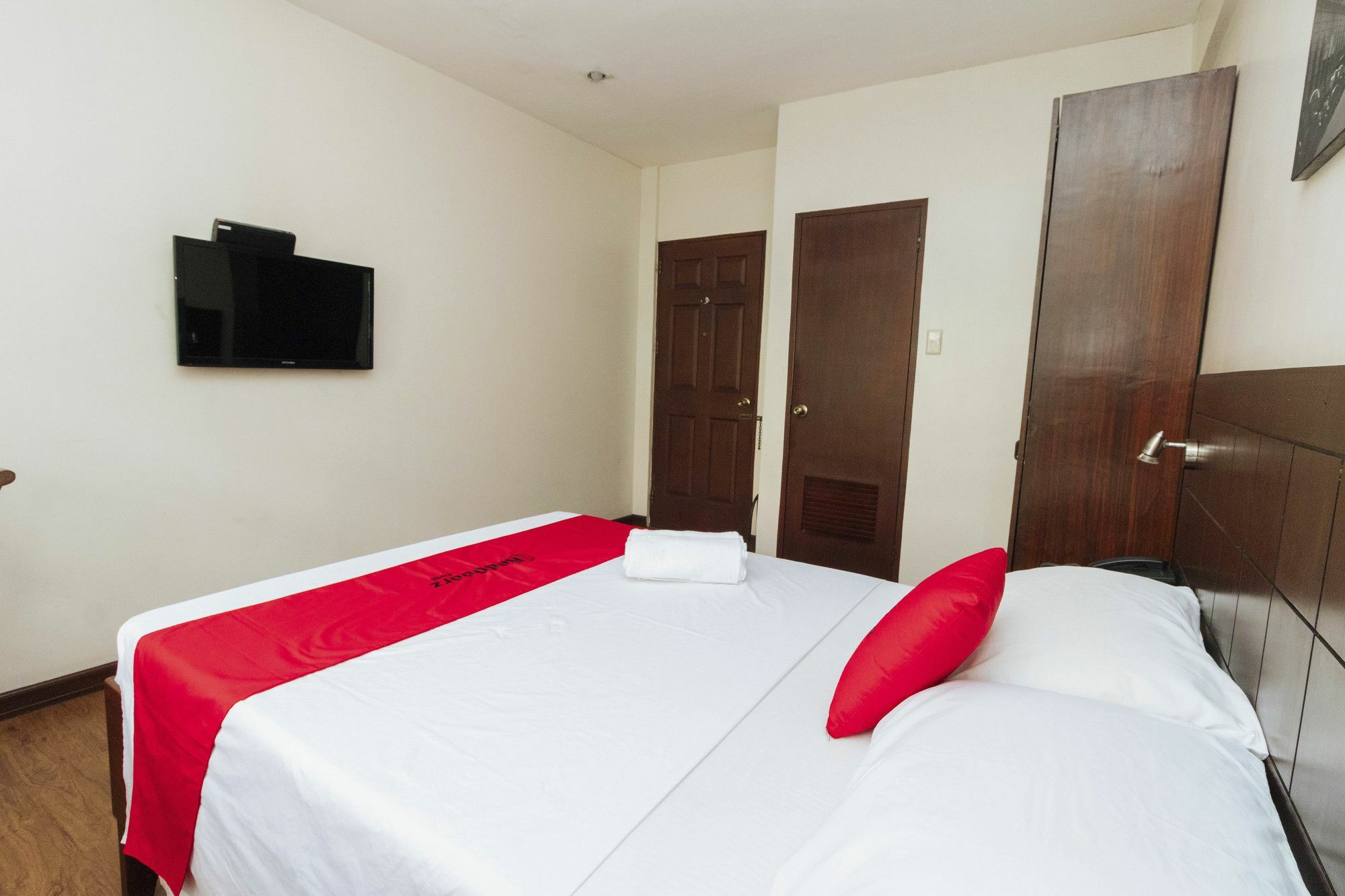 Reddoorz San Antonio Makati Hotel Manila Ngoại thất bức ảnh