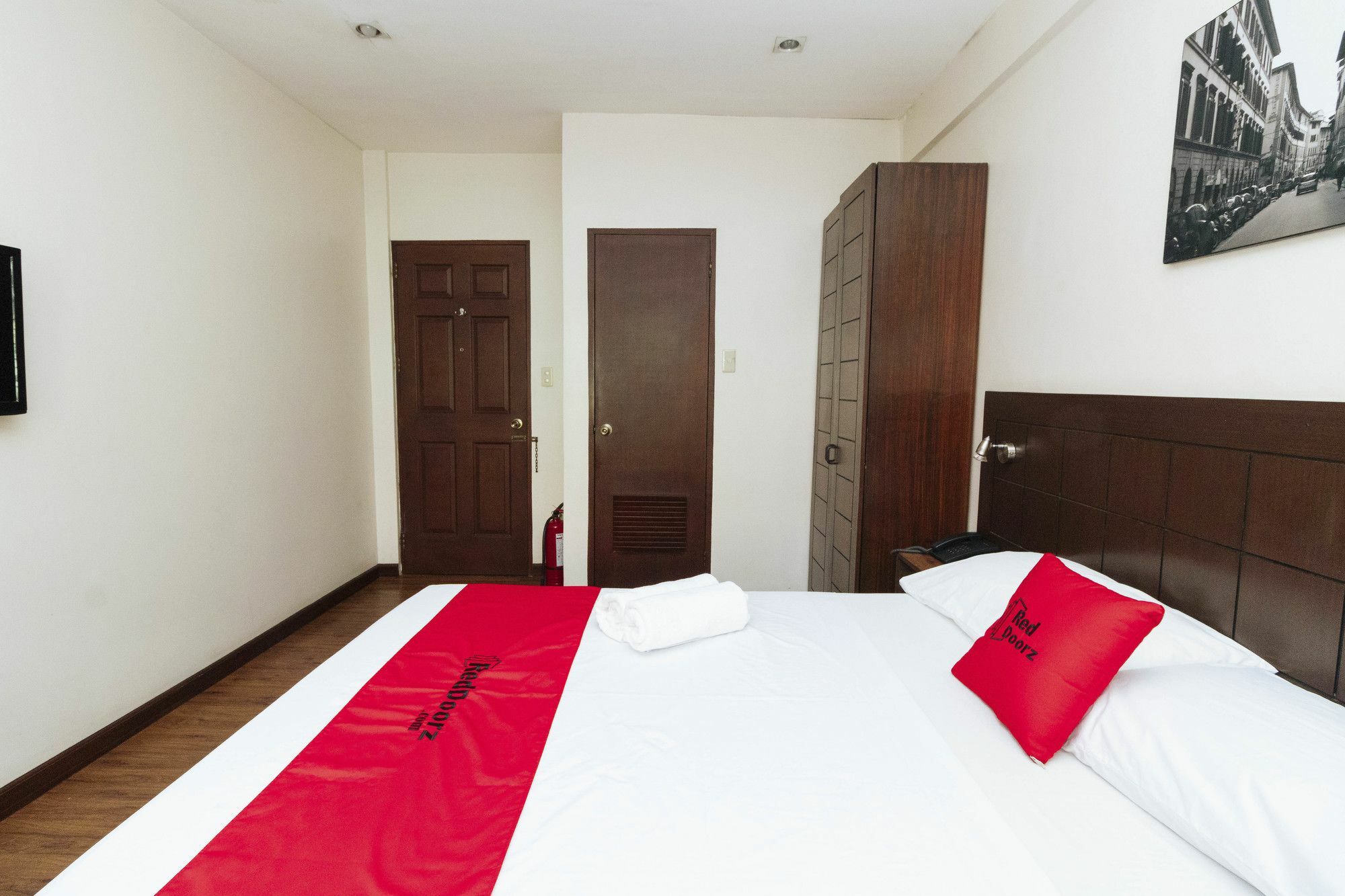 Reddoorz San Antonio Makati Hotel Manila Ngoại thất bức ảnh