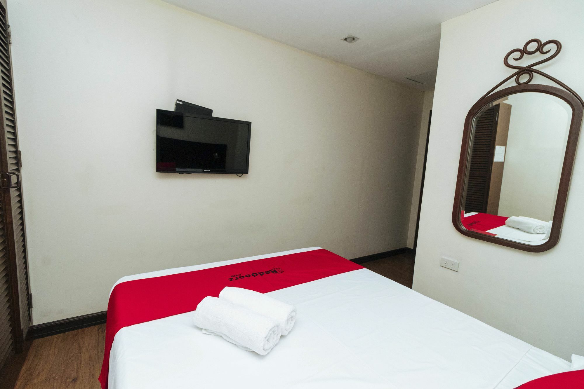 Reddoorz San Antonio Makati Hotel Manila Ngoại thất bức ảnh