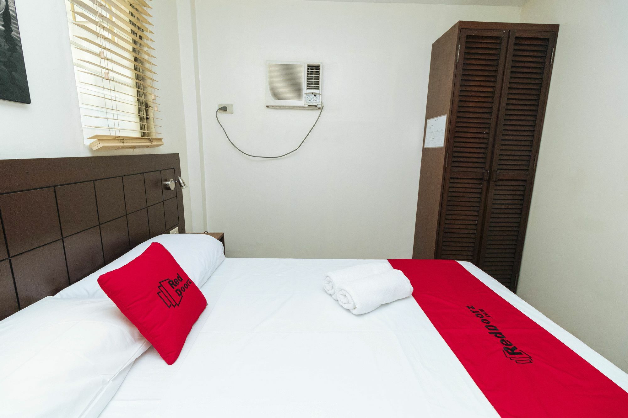 Reddoorz San Antonio Makati Hotel Manila Ngoại thất bức ảnh