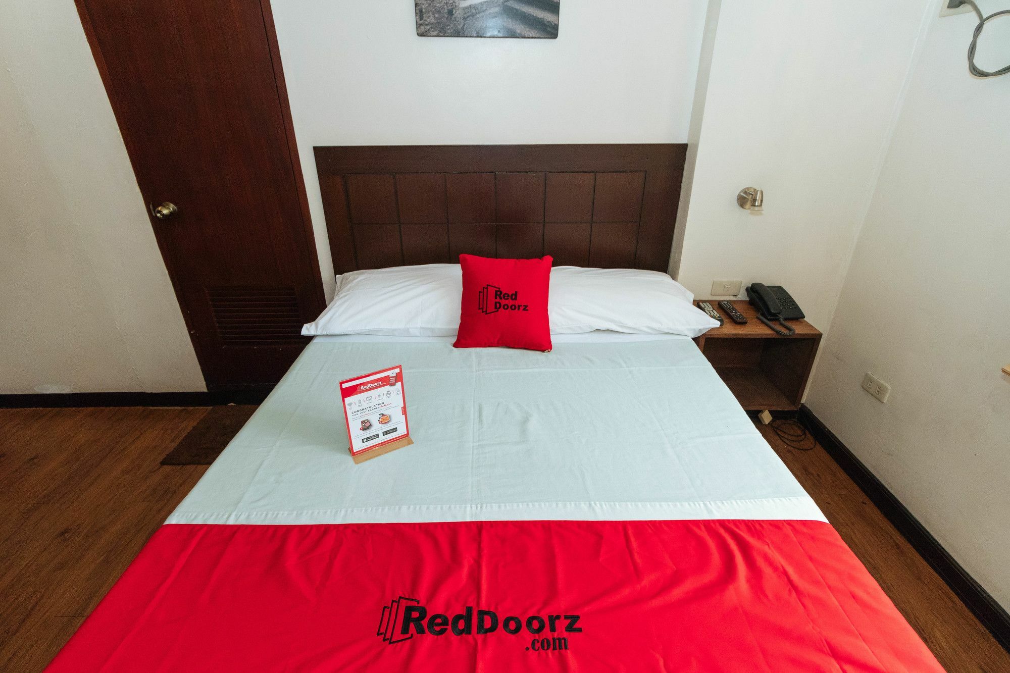 Reddoorz San Antonio Makati Hotel Manila Ngoại thất bức ảnh