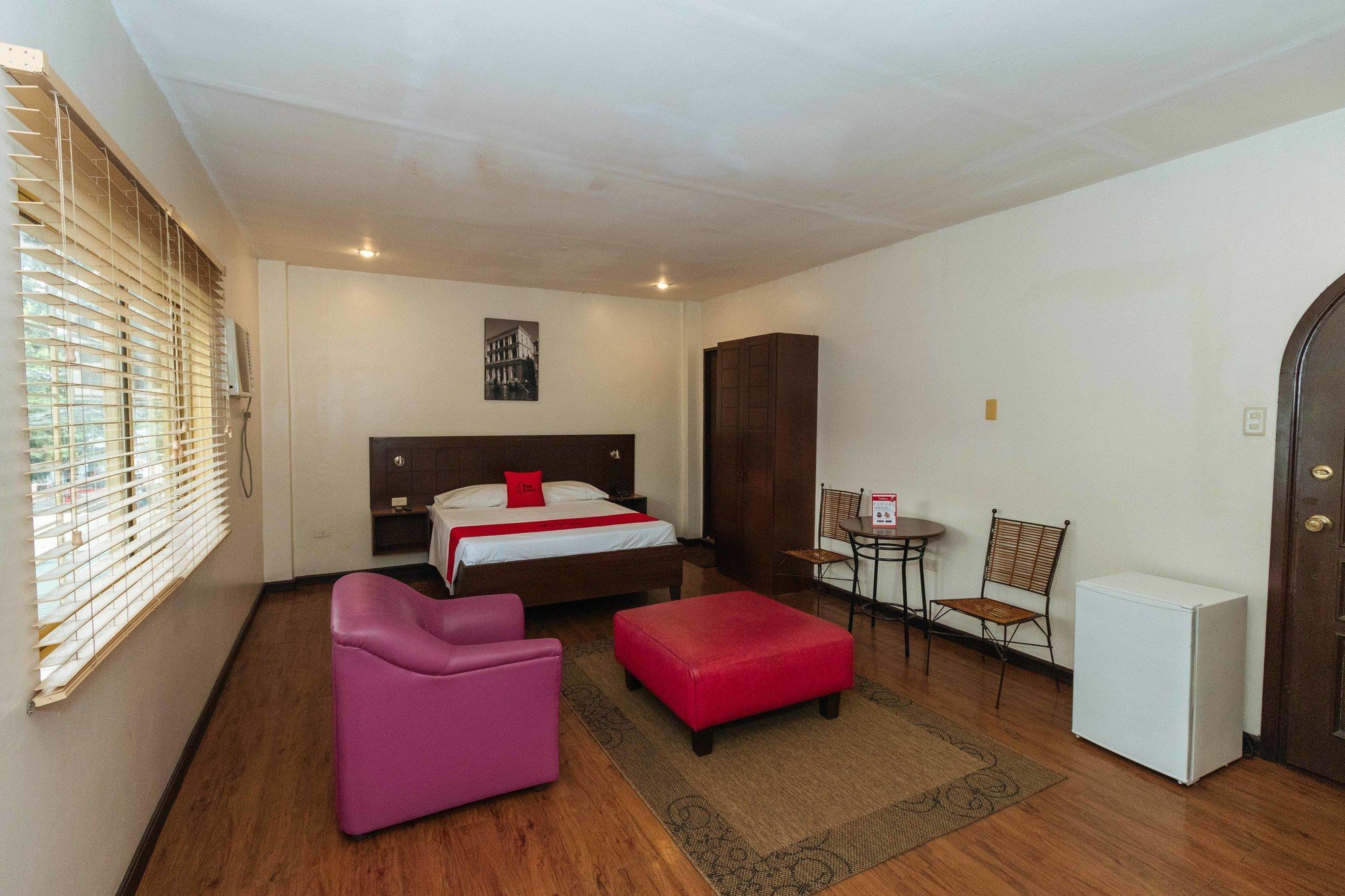 Reddoorz San Antonio Makati Hotel Manila Ngoại thất bức ảnh